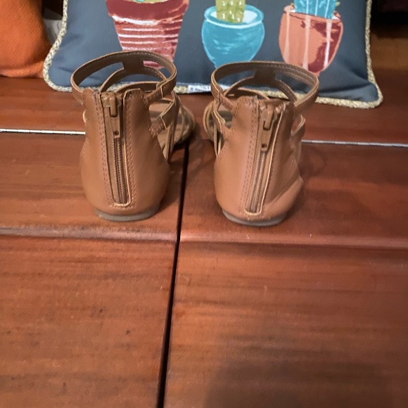 Cute SO sandals - Picture 4 of 6